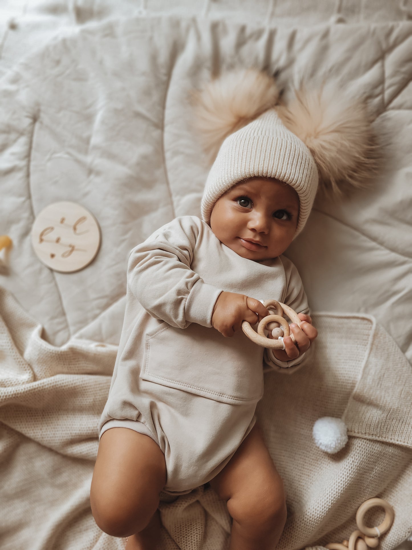 Kids cashmere hat (beige) 2pom-poms