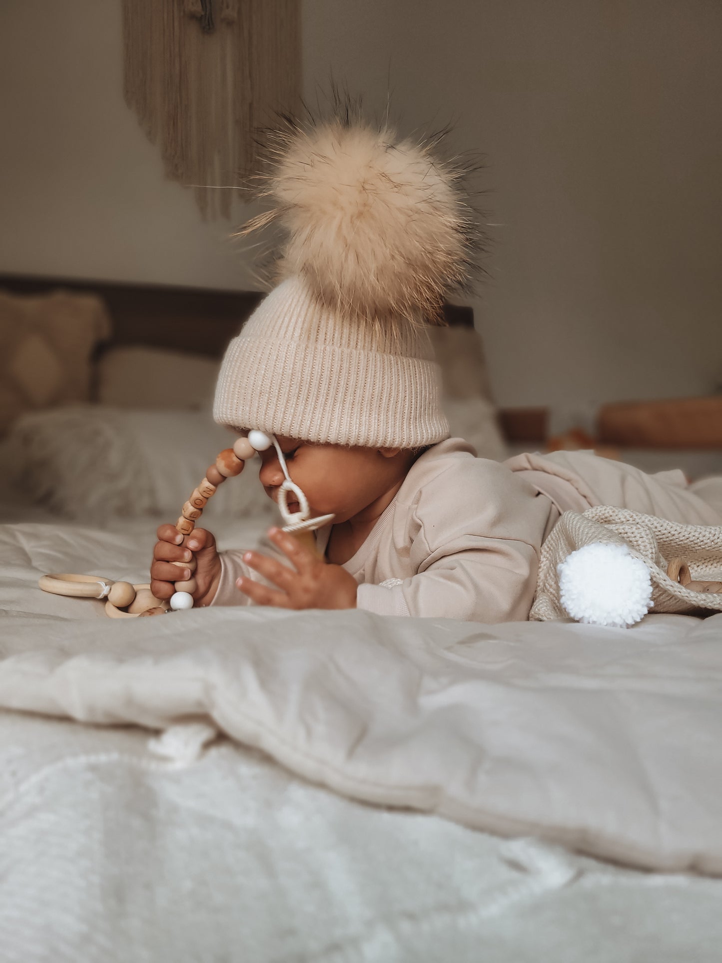 Kids cashmere hat (beige) 2pom-poms