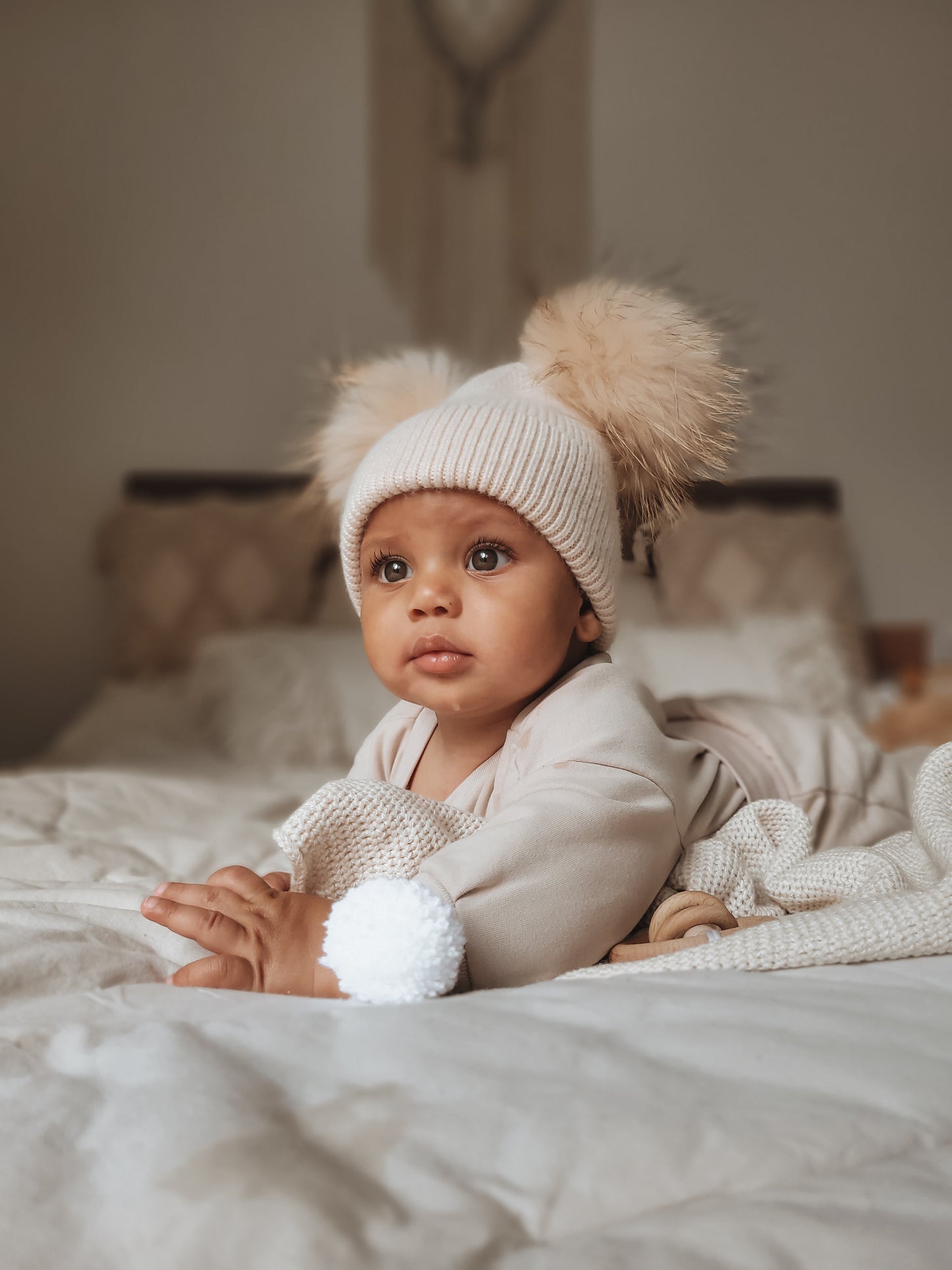Kids cashmere hat (beige) 2pom-poms