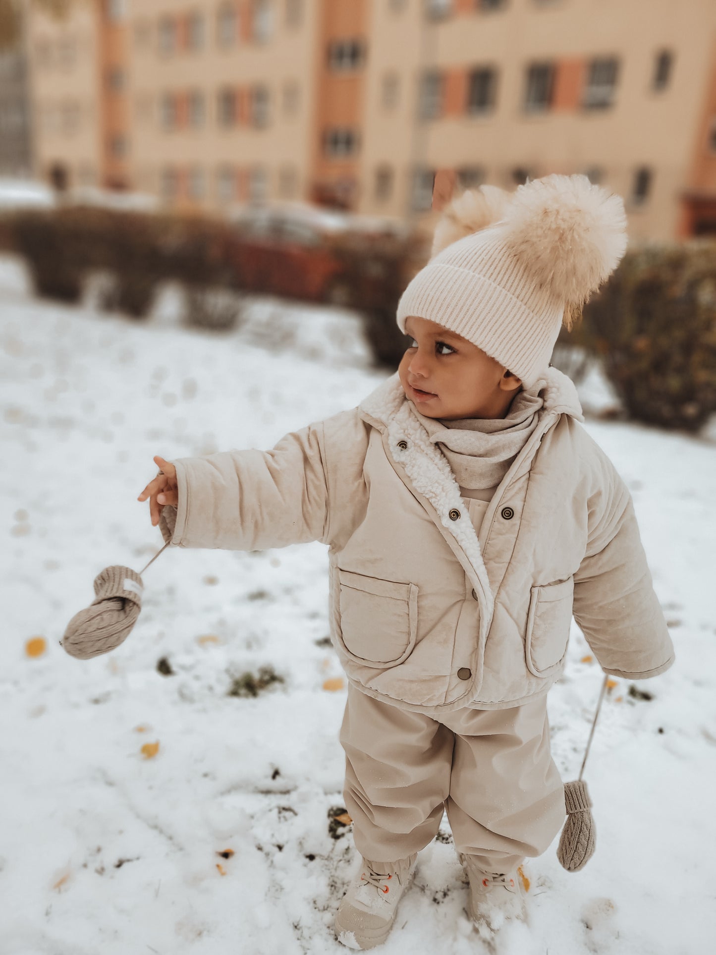Kids cashmere hat (beige) 2pom-poms