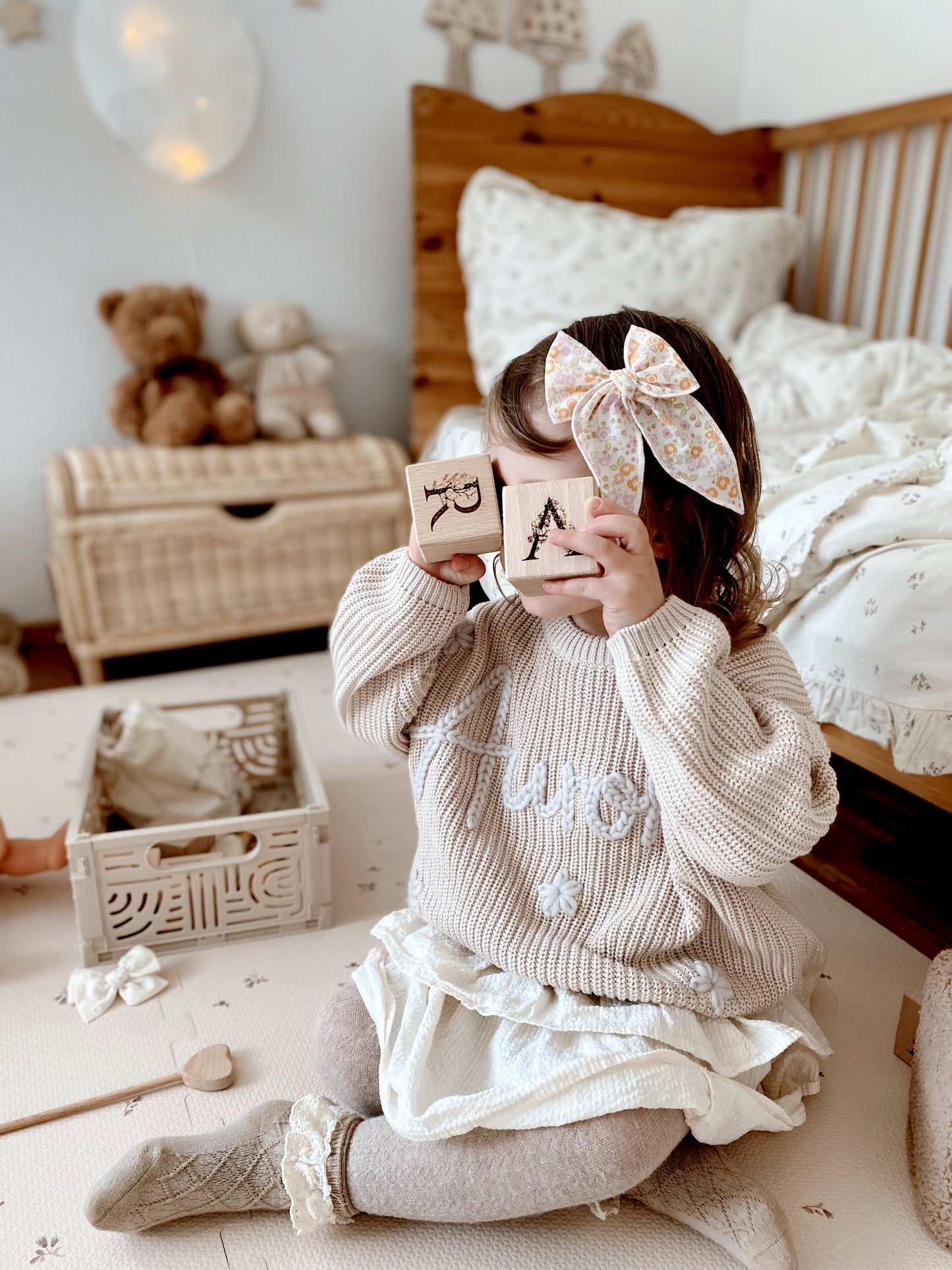 Personalized name sweater (sand)