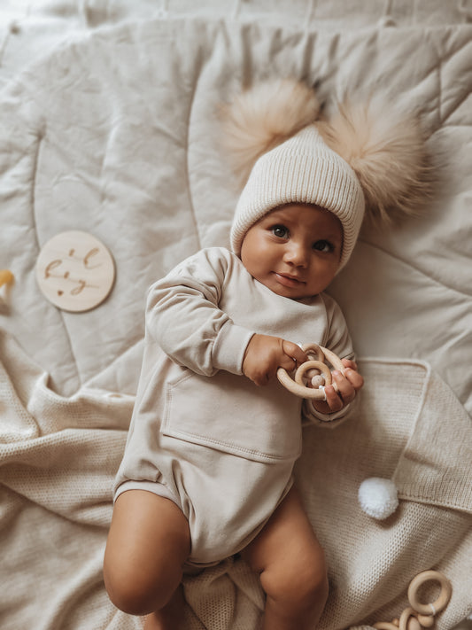 Kids cashmere hat (beige) 2pom-poms