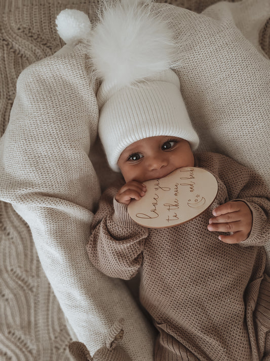 Kids cashmere hat (white) 1 pom-pom