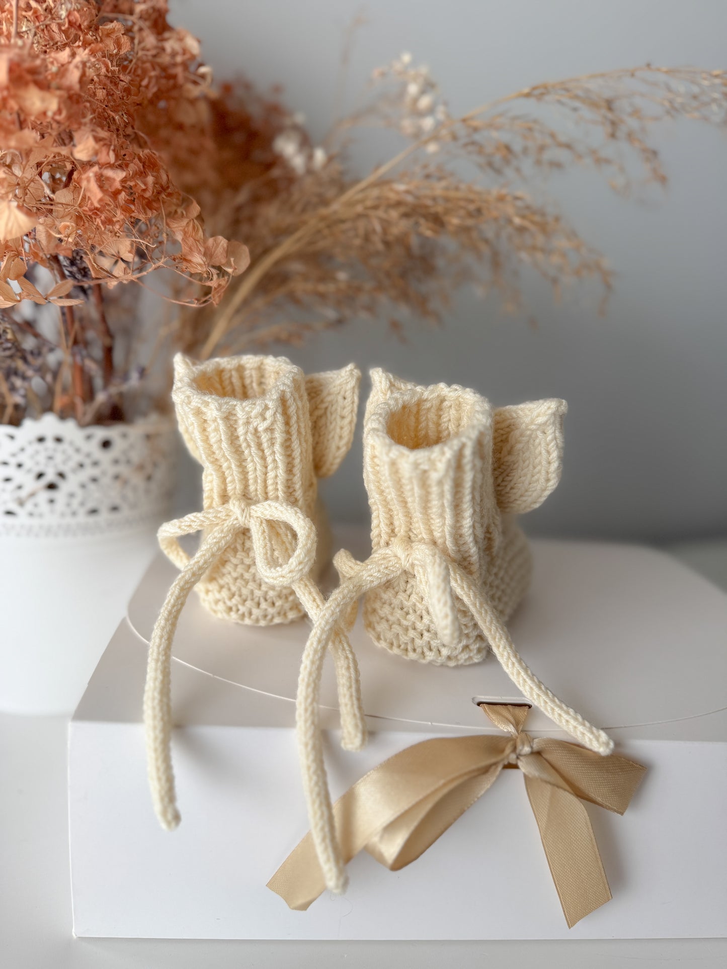 Baby Bunny booties (0-3m)