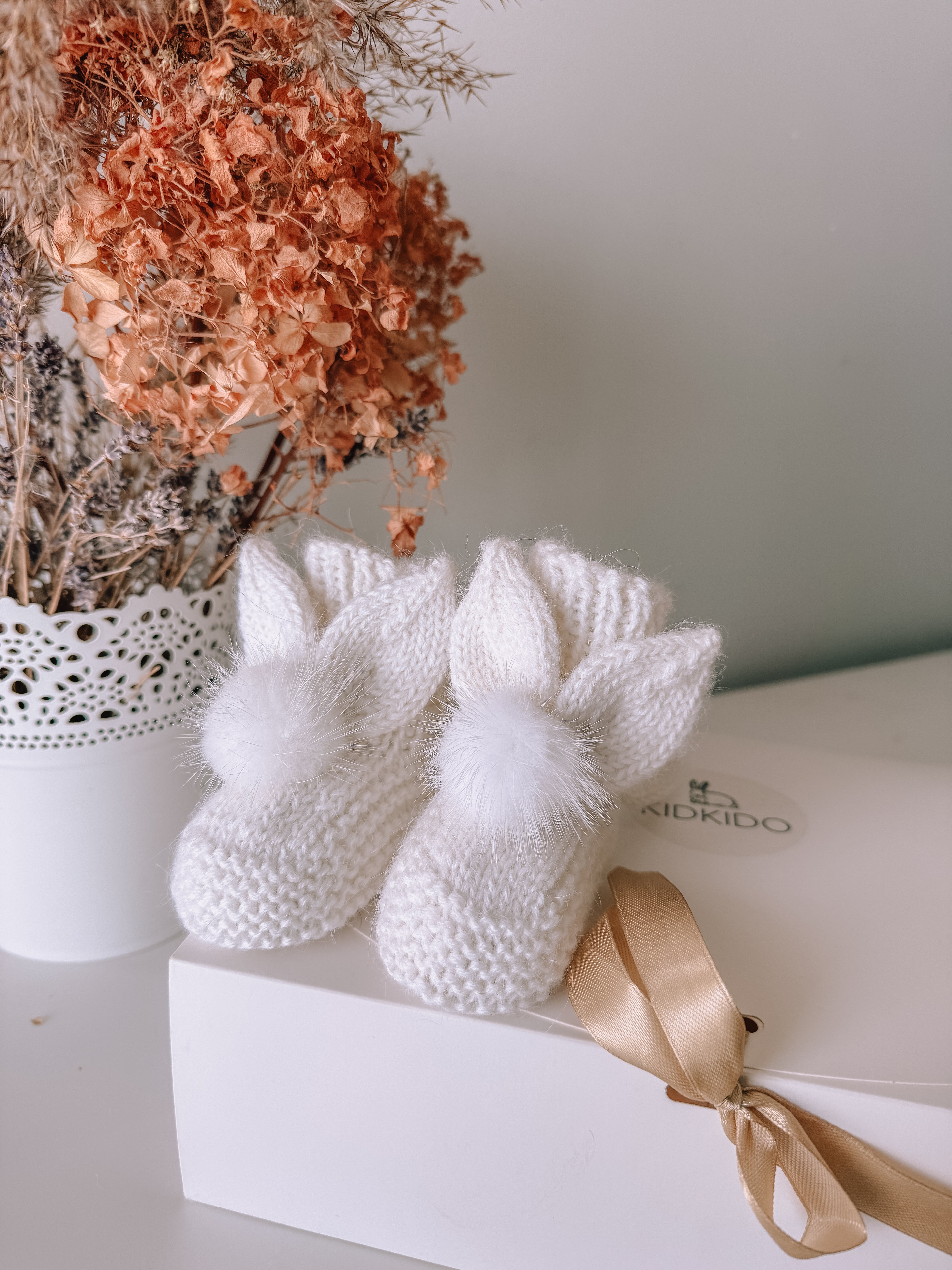 Baby Bunny booties (alpaca) white