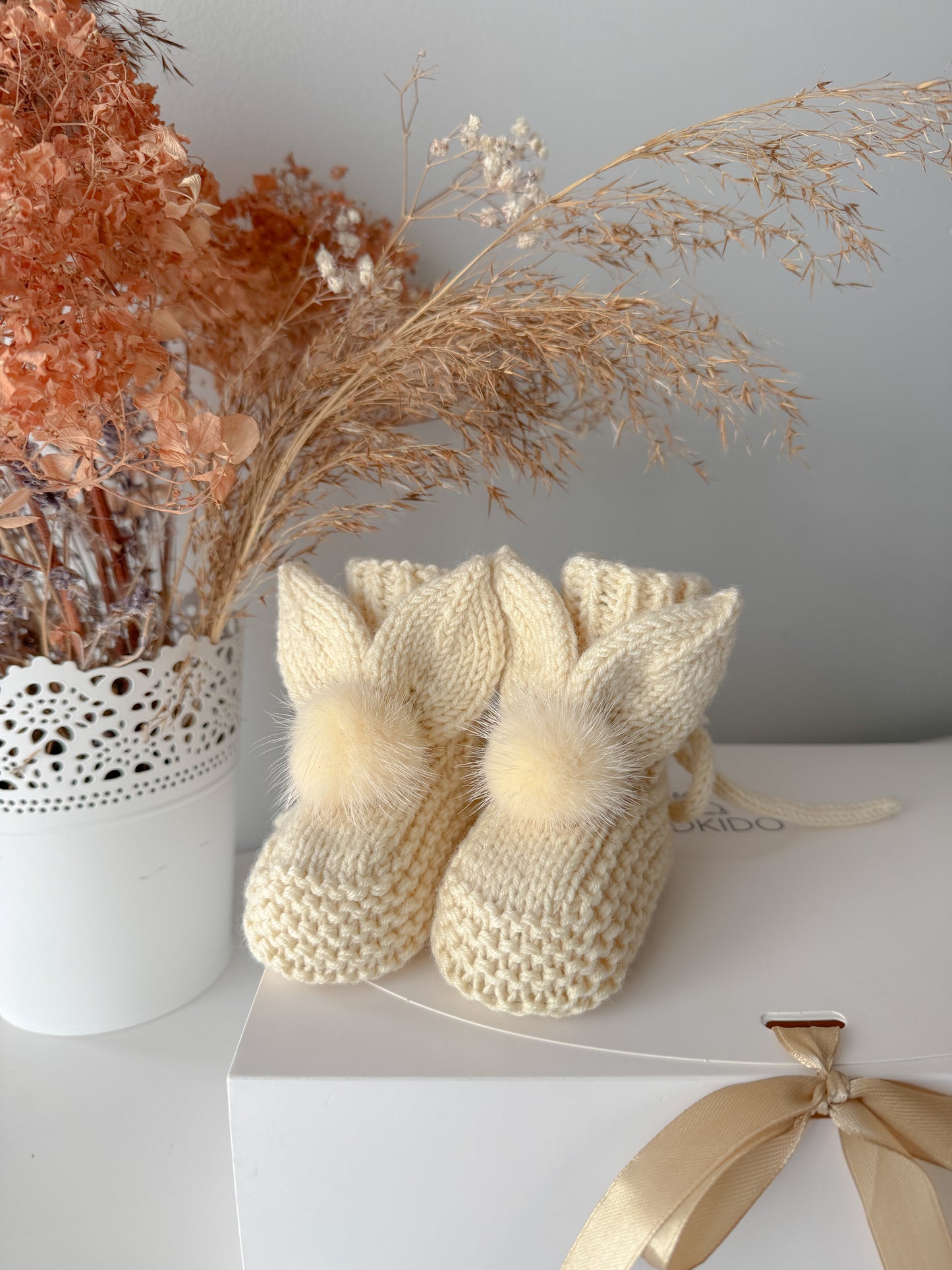 Baby Bunny booties (0-3m)