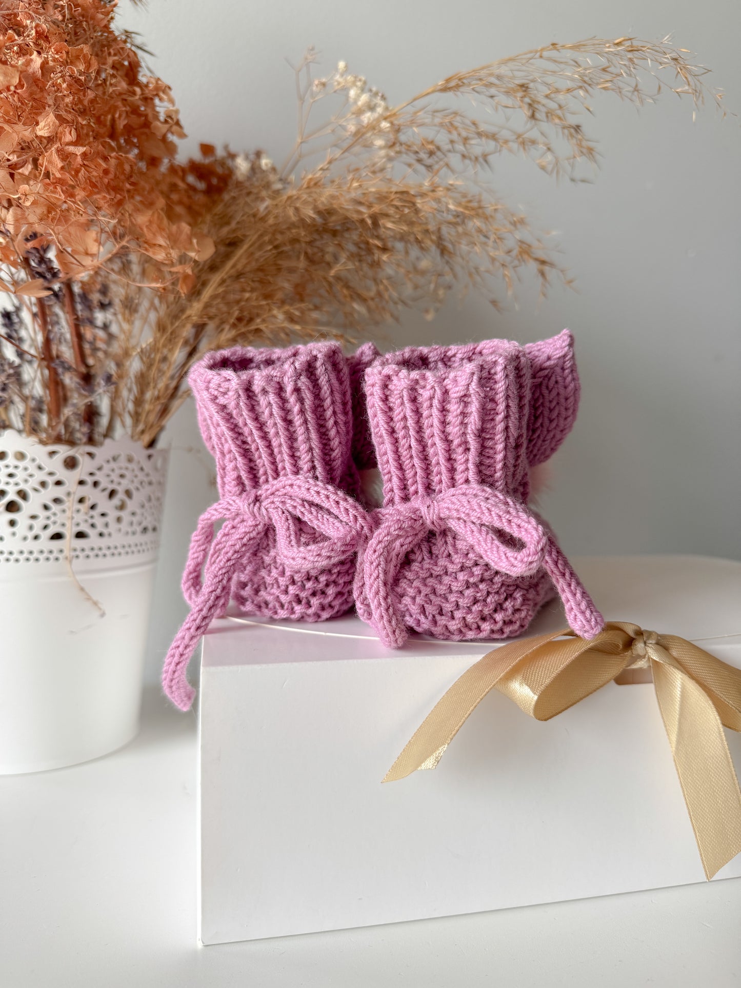 Baby bunny booties (0-3m)
