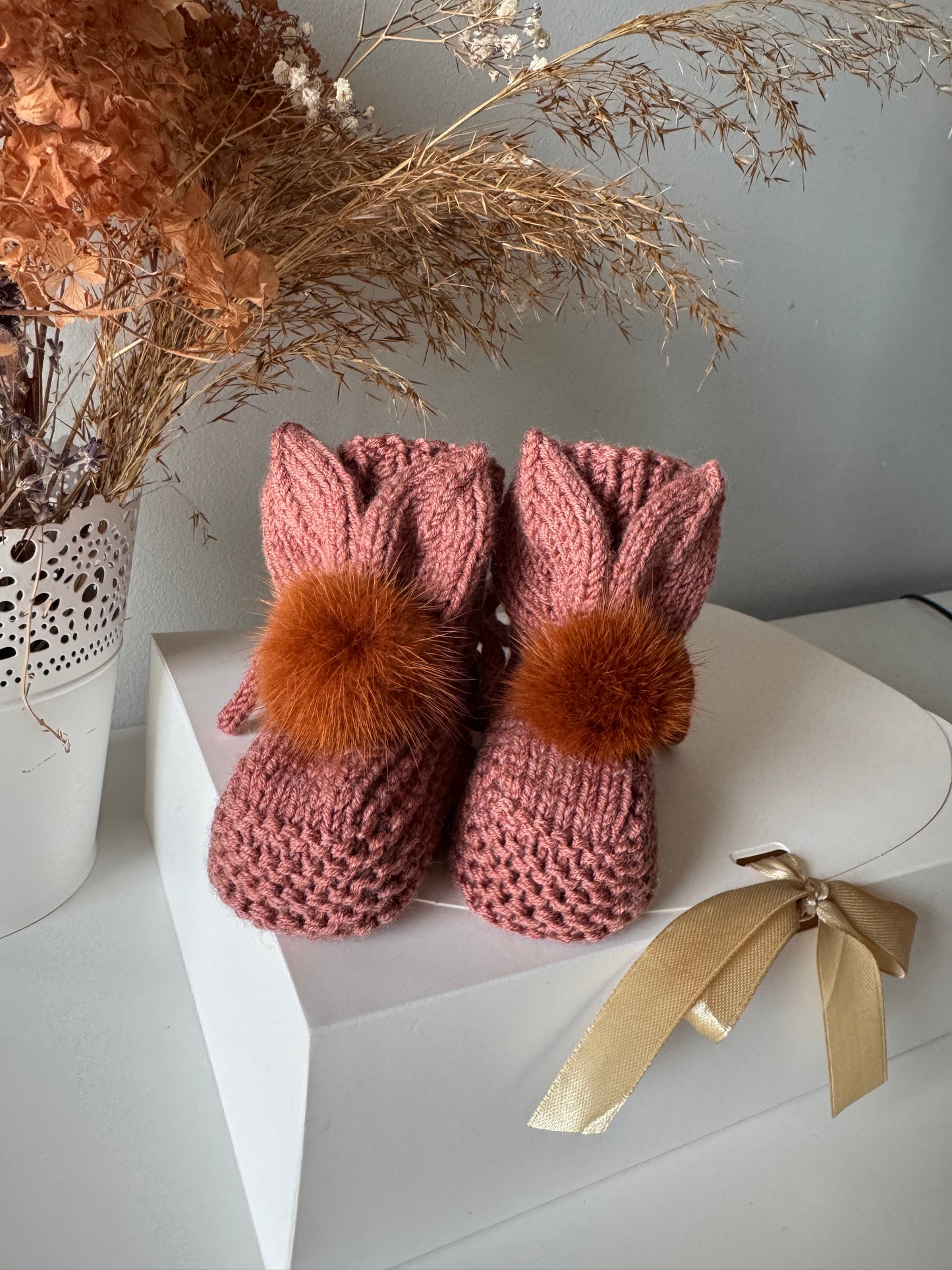 Baby bunny booties (0-3m)