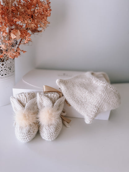 Kitty hat + bunny booties (alpaca off white)