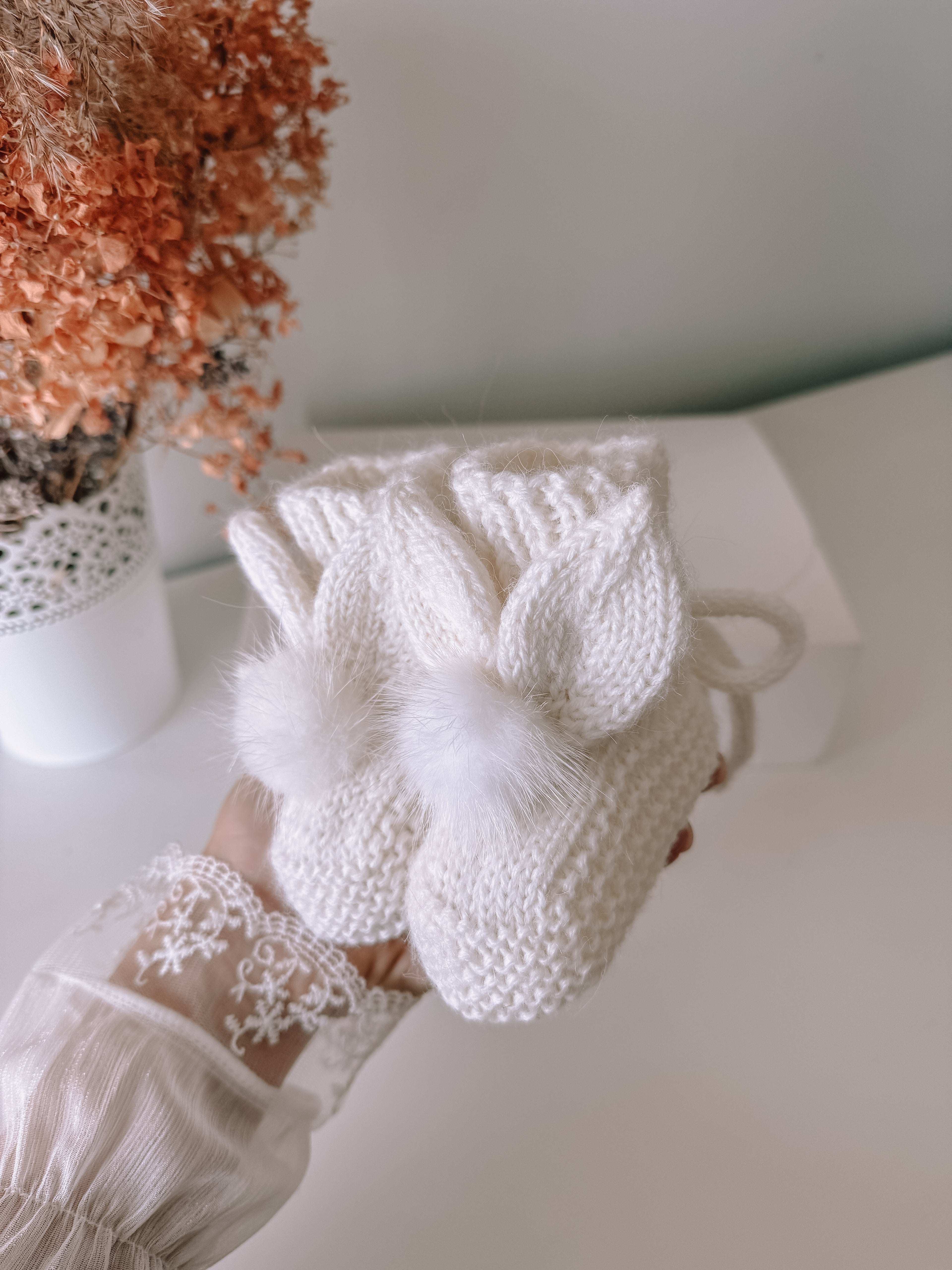 Baby Bunny booties (alpaca) white