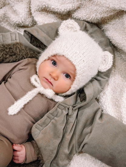 Bear hat (off white)