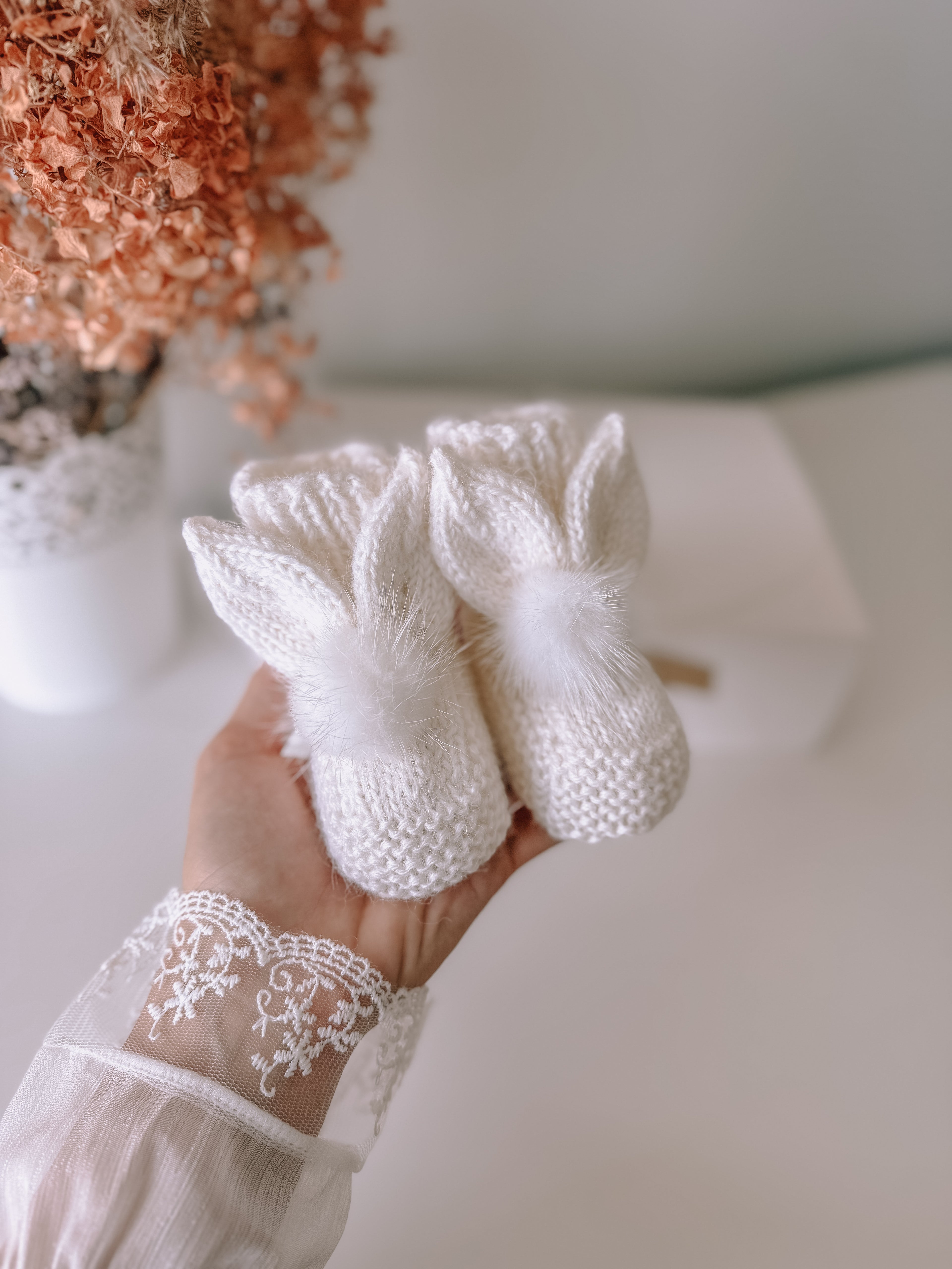 Baby Bunny booties (alpaca) white