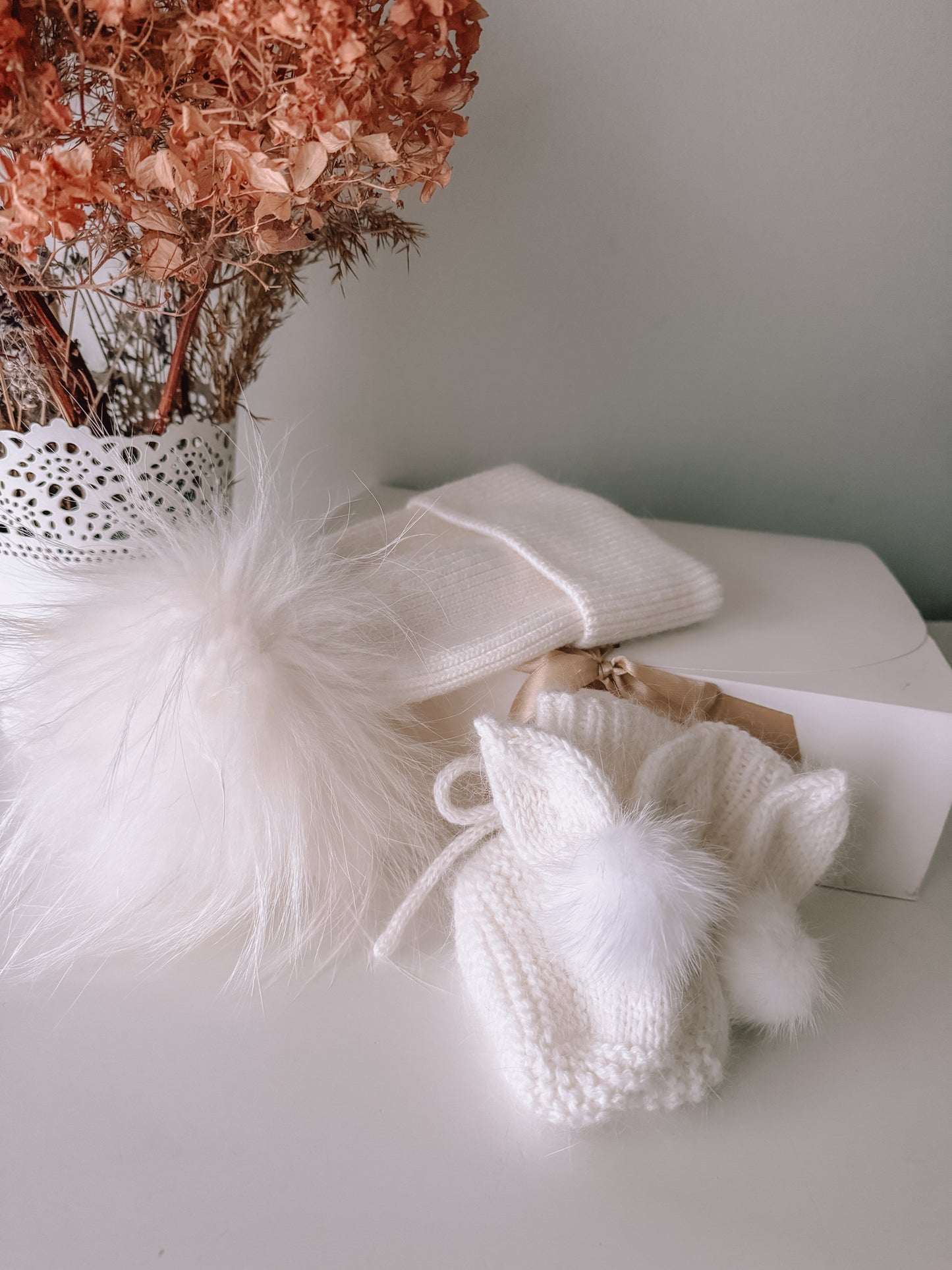 Zaķu zābaciņi + kašmira cepure (0-3m)