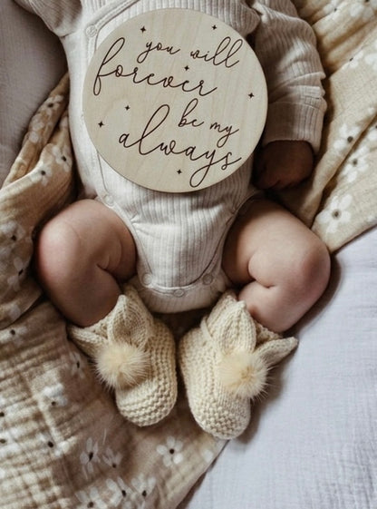 Gaiši dzelteni zaķu zābaciņi 