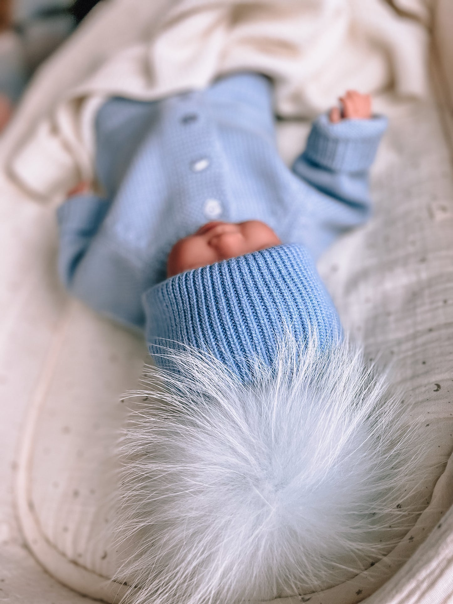 Kids cashmere hat (blue) 1 pom-poms