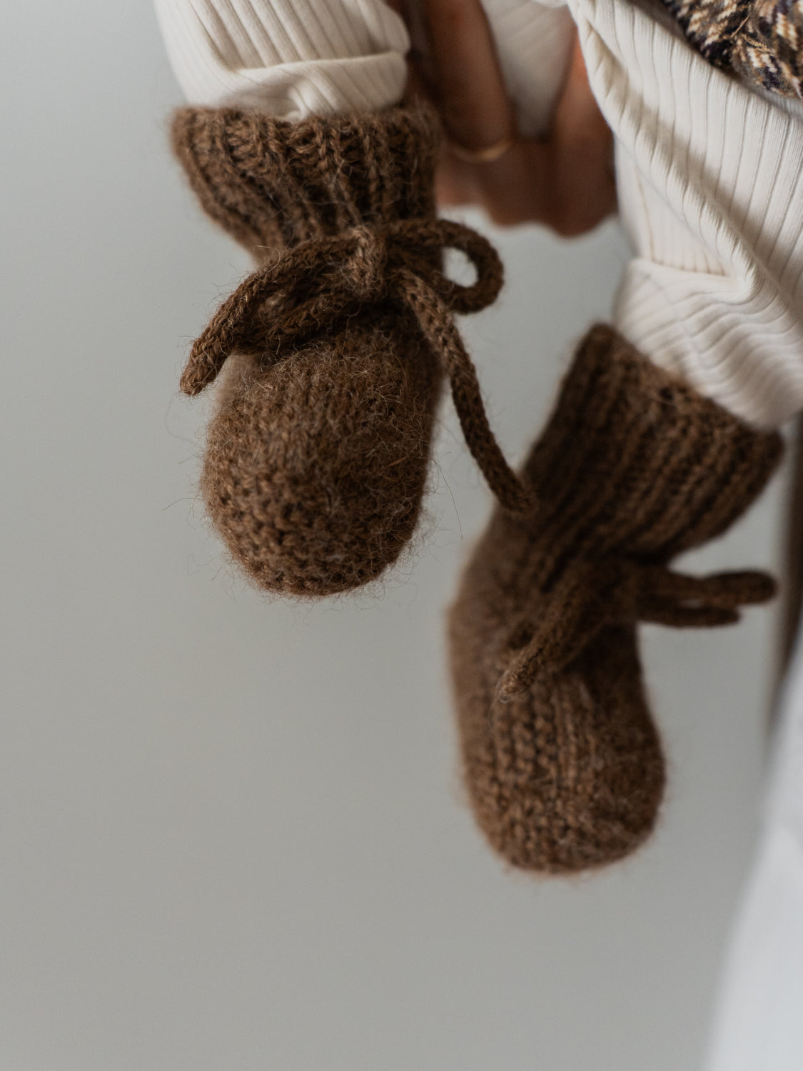 Baby alpaca booties (brown)