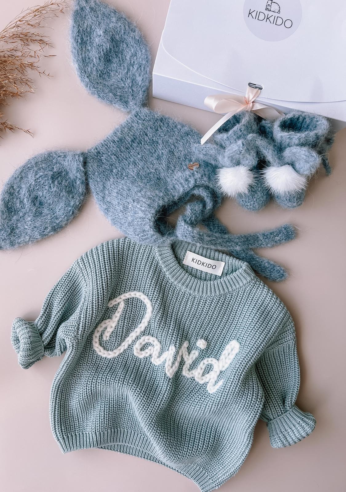Personalized name sweater (grey-blue)