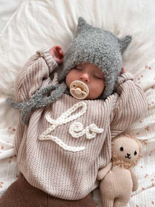 Personalized name sweater (sand)