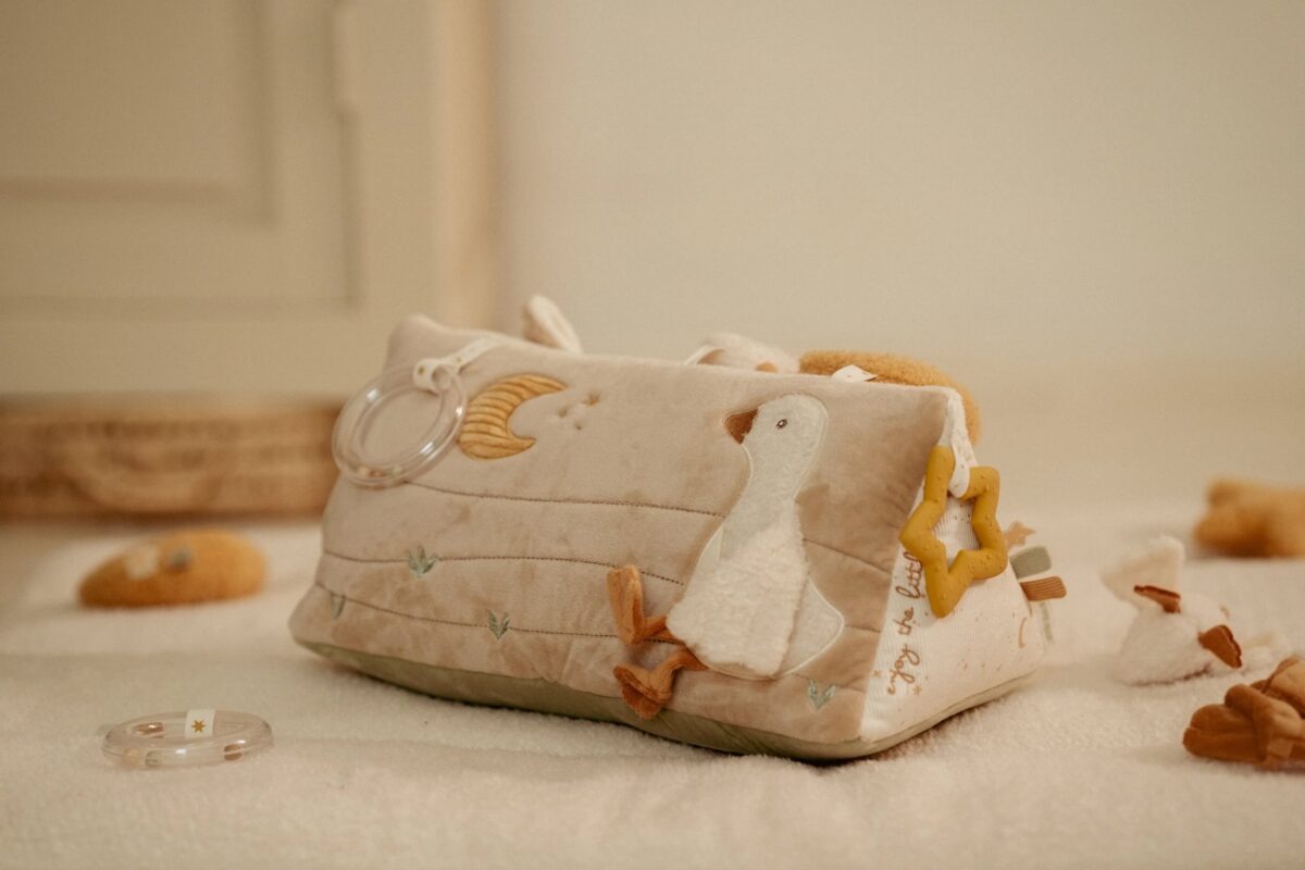Little Dutch mīkstais aktivitāšu trijstūris Newborn Naturals