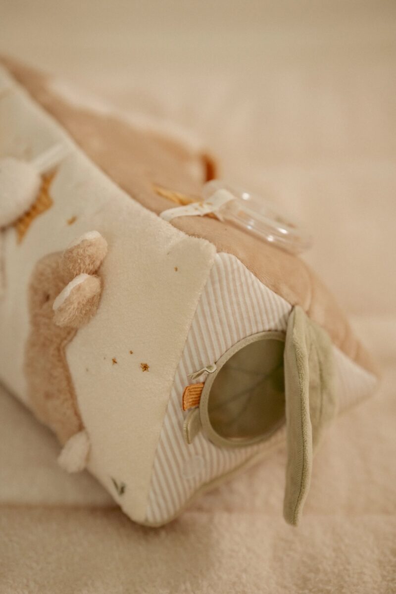 Little Dutch mīkstais aktivitāšu trijstūris Newborn Naturals