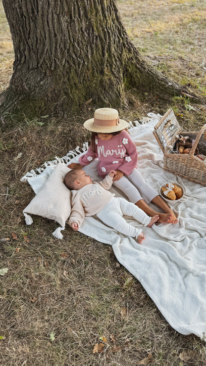 Personalized name sweater (rose)